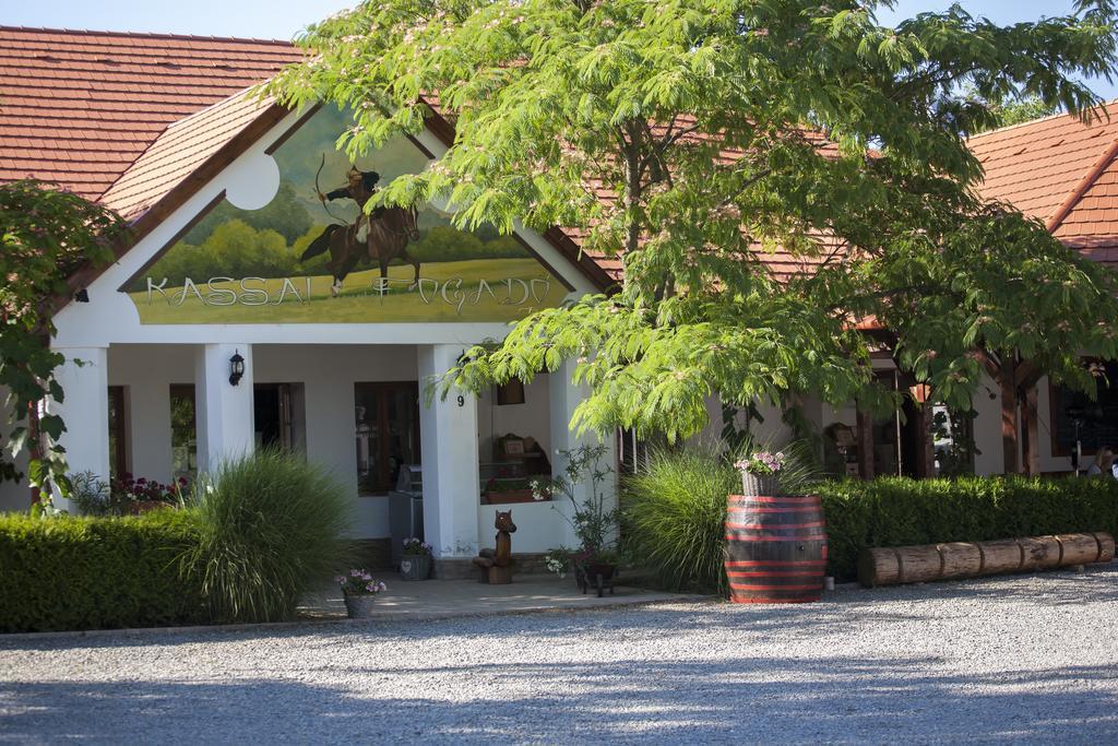 Kassai Fogado Hotel Kaposmero Exterior photo